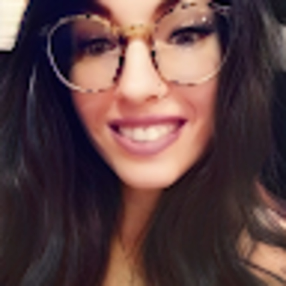 Meet your Posher, Adrienne